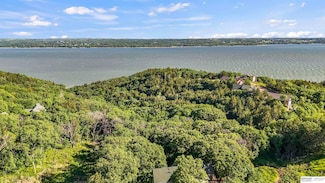 72 Oak Ridge Rd, Crofton, NE 68730