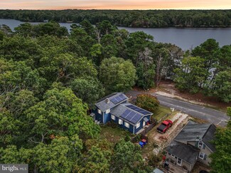 410 SW Lakeshore Dr, Millville, NJ 08332
