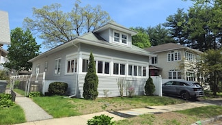 79 Marsden St, Springfield, MA 01109