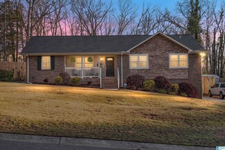 121 Oak St, Maylene, AL 35114