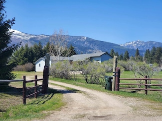 1075 Cherry Orchard Loop, Hamilton, MT 59840