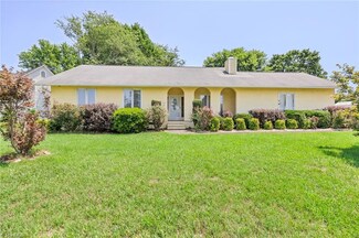 705 Hampton Way Dr, Winston Salem, NC 27107