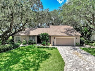 4488 Friar Tuck Ln, Sarasota, FL 34232