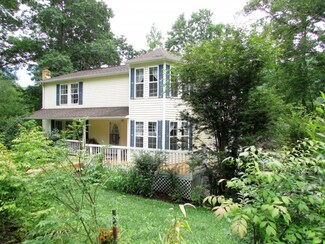 147 Fiddlers Branch Rd, Hampton, TN 37658