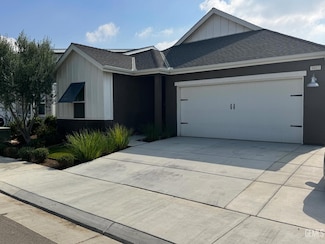 9803 Crystal Falls Ln, Shafter, CA 93263