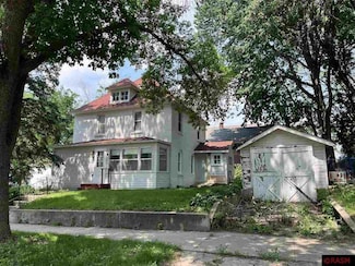 326 E Vine St, Mankato, MN 56001