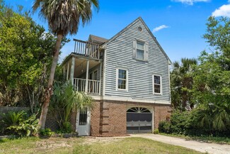 625 N Creekside Dr, Murrells Inlet, SC 29576