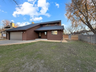 2939 Maple St N, Fargo, ND 58102