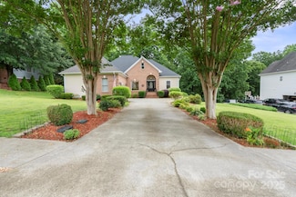 172 Hunters Hill Dr, Statesville, NC 28677