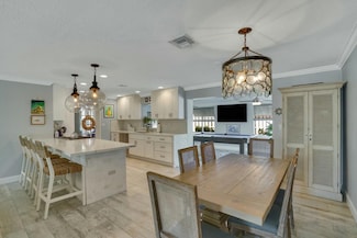 301 Enfield Rd, Delray Beach, FL 33444
