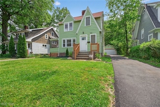 955 Montford Rd, Cleveland, OH 44121