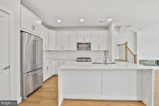 4977 Eisenhower Ave, Alexandria, VA 22304