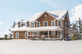 727 S Classic Dr, Gaylord, MI 49735