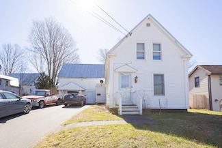 117 Franklin Ave, Farmington, ME 04938