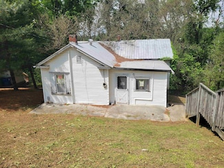 570 Schaeffer Dr, Christiansburg, VA 24073