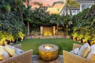 721 12th St, Manhattan Beach, CA 90266