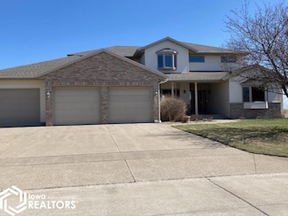 2340 Skyline Dr, Carroll, IA 51401