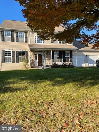 11 Country Dr, Pottstown, PA 19464