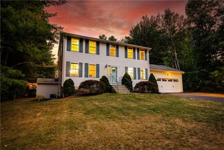 94 Chaplin Dr, Coventry, RI 02816