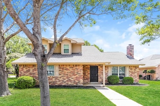 1 Roaring Creek Ct, Roanoke, TX 76262