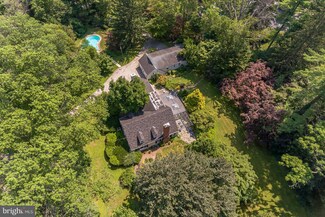 743 Parkes Run Ln, Villanova, PA 19085
