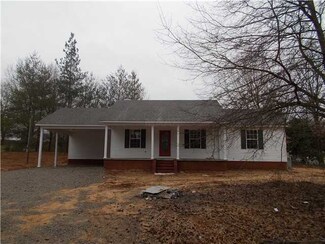 150 Quail Run Dr, Selmer, TN 38375