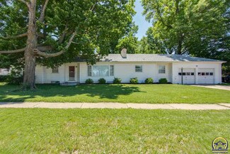1625 SW 21st St, Topeka, KS 66604