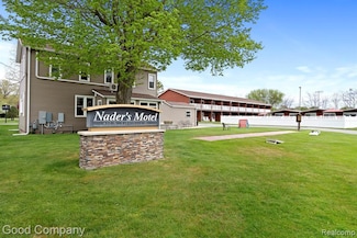 612 N Lakeshore Dr, Ludington, MI 49431