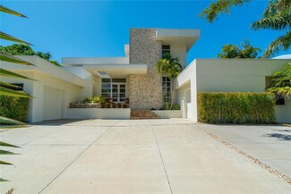 1347 Harbor Dr, Sarasota, FL 34239