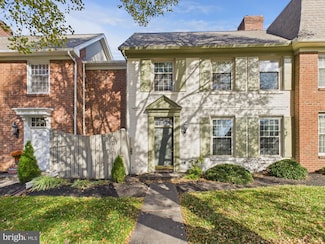 42 Kensington Square, Mechanicsburg, PA 17050