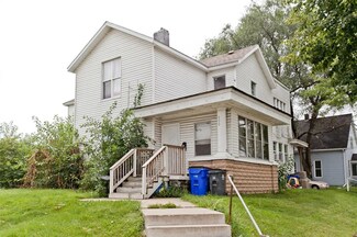 600 1st St SW, Cedar Rapids, IA 52404