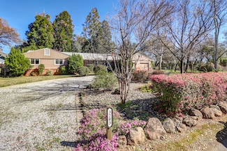 3283 Middleton Ln, Redding, CA 96002