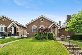 5512 Finkman St, Saint Louis, MO 63109