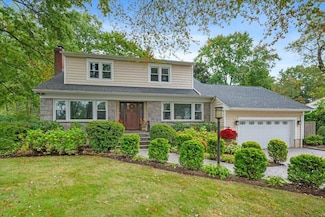 53 Seton Dr, New Rochelle, NY 10804