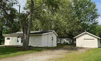 1176 - 1178 Rice Rd, Centerville, IN 47330