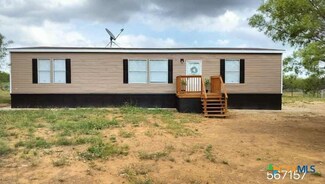 925 County Road 2629, Moore, TX 78057