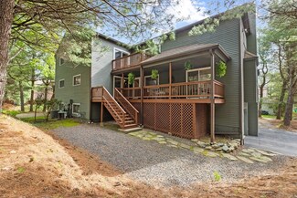 128 Captain Eames Cir, Ashland, MA 01721