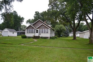 820 Ring St, Mapleton, IA 51034