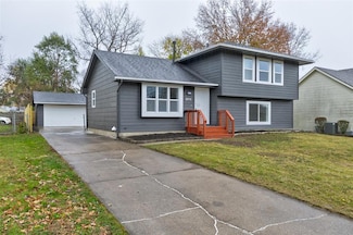 3711 SE 21st Ct, Des Moines, IA 50320