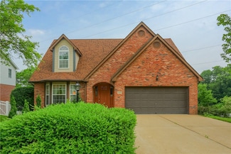 135 Jarod Dr, Coraopolis, PA 15108