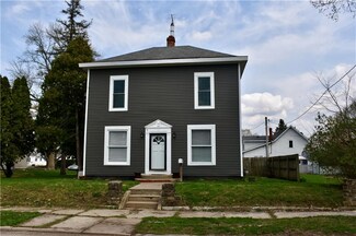 137 S Franklin St, Knightstown, IN 46148