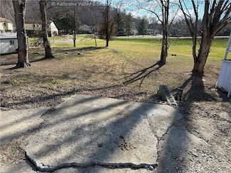 408 Lewis St, Point Pleasant, WV 25550
