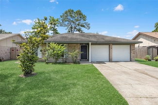 6727 Winding Trace Dr, Houston, TX 77086