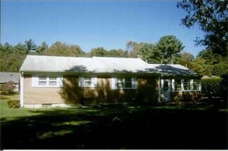 5 Bayberry Ln, Mattapoisett, MA 02739