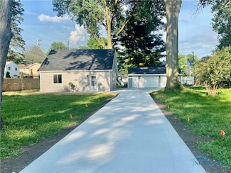 5240 Rambo Ln, Toledo, OH 43623