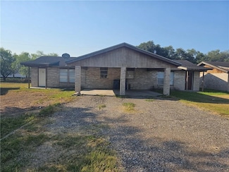 1302 Johnson St, Woodsboro, TX 78393