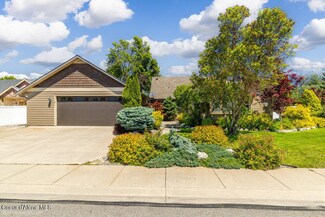 571 E Chesapeake Ct, Hayden, ID 83835
