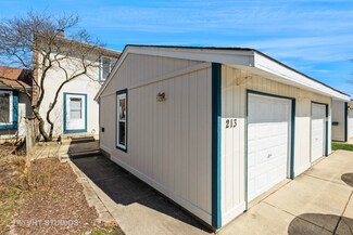 213 Oakwood Ln, Bloomingdale, IL 60108