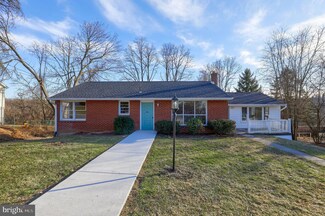 34 Crescent Dr, New Cumberland, PA 17070