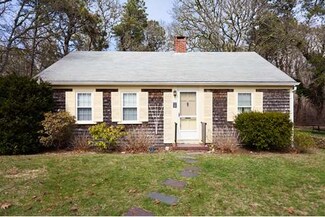 11 Village Green St, Harwich Port, MA 02646